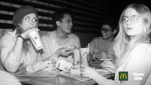 McDonald’s celebra le sue aperture notturne con la nuova campagna “Nocturnal Creatures” che parla al target GenZ. Firma Leo Burnett