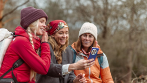 OnePlus presenta la campagna "Woman with Altitude": le esploratrici Elise Wortley, Edurne Pasaban e Lotta Hintsa ripercorreranno il viaggio di Dorothy Pilley attraverso la Corsica documentando l'avventura con OnePlus 13