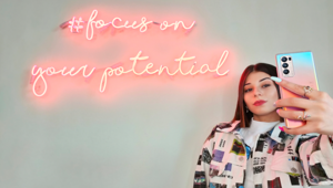 OPPO e Defhouse: una partnership creativa che porta 1 miliardo di colori nella prima concept house per i talenti digitali