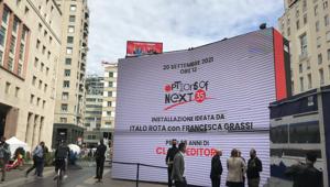 Class Editori inaugura “Options of Next 35”, l’installazione in piazza San Babila per i 35 anni del Gruppo