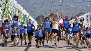 Un campo di calcio in piazza del Duomo a Milano per presentare la terza edizione di ‘Oralimpics - l’Olimpiade degli Oratori’