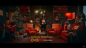 OVS con Save the Children lancia un Christmas Jumper capace di sorprendere anche senza effetti speciali. Protagonista Francesca Michielin, firma DLVBBDO