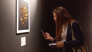 Packaging Première 2026: l'Art Gallery trasforma il packaging in un'esperienza sensoriale monocromatica Packaging Première 2026: l'Art Gallery trasforma il packaging in un'esperienza sensoriale monocromatica