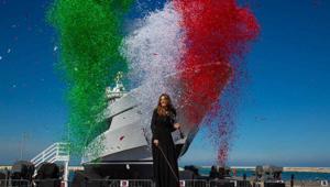 Varo di Dragon Yacht: Joy Project ha curato la spettacolarizzazione con effetti speciali, utilizzando per la prima volta le nuove scintille Sparklite alte 10 metri
