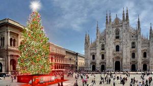 Pandora accende Milano con un albero di 28 metri. Installazioni, campagna digital e programma charity con Initiative