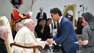 Papa Francesco dedica un discorso alla delegazione di Deloitte Global per indirizzare il futuro dei consulenti che hanno il potere di aiutare la società. “Servono inclusione, sobrietà, cura e benessere”