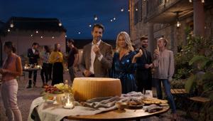 Parmigiano Reggiano: nel nuovo spot tv firmato Casiraghi Greco& protagonisti Carlo Cracco, Elisa Di Francisca, Diletta Leotta e Manuela Mapelli. Budget di 4 milioni