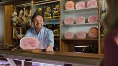 Parmacotto torna in comunicazione con Christian De Sica con la campagna firmata inTesta