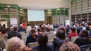 TV italiana stabile e resiliente con 8,8 mln di spettatori nelle 24h. Unicum a livello internazionale con una visione media giornaliera di 3 ore e 24 minuti. 20,7 mln le CTV (+2,4 mln sul 2023). Cresce il consumo digitale (+6%) e vale il 3,8% del totale