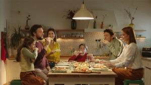 Pinsami sceglie VML Italia dopo gara per la campagna del debutto in tv che celebra la qualità e velocità della pinsa