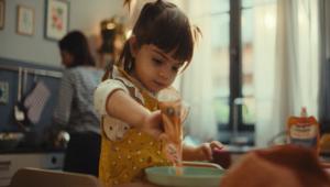 Nuovo corso di comunicazione per Plasmon che sceglie DUDE e nel nuovo spot celebra la capacità dei bambini di trasformare ogni momento in scoperta, gioco e leggerezza