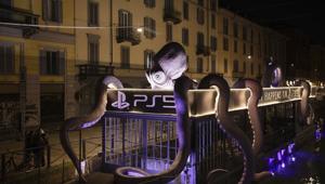 Con "It Happens on PS5" Sony Interactive Entertainment celebra i momenti più emozionanti e inaspettati vissuti dalla community su PlayStation 5. In Italia spettacolare installazione a Milano e una campagna integrata di Xister Reply Con "It Happens on PS5" Sony Interactive Entertainment celebra i momenti più emozionanti e inaspettati vissuti dalla community su PlayStation 5. In Italia spettacolare installazione a Milano e una campagna integrata di Xister Reply