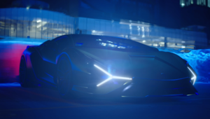 Lamborghini presenta la sua prima ibrida con un video firmato stv DDB (Gruppo DDB Italia)