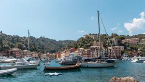 ‘Love in Portofino’: Fratelli Tallia di Delfino celebra l’eleganza maschile in collaborazione con Azimut-Benetti