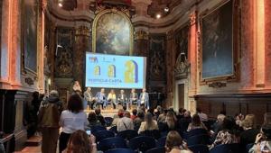 A Torino la cultura è una passeggiata. “Portici di Carta” nel centro di Torino. La 17ª edizione sabato 12 e domenica 13 ottobre 2024. Anteprima venerdì 11 ottobre con Matteo Bussola e Pomeriggio speciale venerdì 18 ottobre con Paula Hawkins