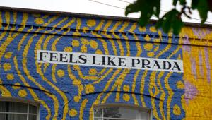 NEWU: nella declinazione Europea della campagna #FEELSLIKEPRADA per Prada  i contenuti digitali si fanno landmarks urbani