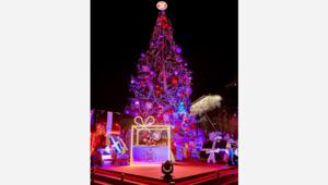  A Milano Twinkly illumina l'albero di Natale interattivo di Radio Deejay
