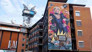 Mapei dipinge la sede RAI di Roma  con Raffaella Carrà. Il murales by Piskv realizzato con materiali sostenibili