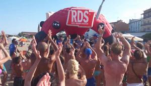Parte l’edizione estiva di Rds Play On Tour, format ideato da Rds 100% Grandi Successi con la collaborazione di Renault, Keglevich, Cisalfa, Just Dance e con il supporto di Left & Right