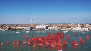 La laguna veneziana si tinge di rosso: Select aperitivo ufficiale di Red Regatta