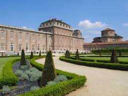 La Reggia di Venaria Reale avvia una gara da 450mila euro per la gestione dei social media