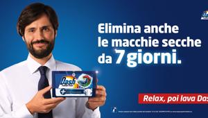 Dash 'mette a nudo' gli italiani: on air la nuova campagna "Relax, poi lava Dash”. Firma VML Italia
