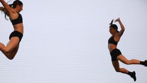 RiminiWellness fa rima anche con spettacolo con le esibizioni degli Sky Jumpers e dei Kataklò. E la campionessa di ginnastica artistica Carlotta Ferlito si allena con gli ‘X-Men’