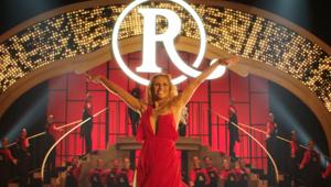 Michelle Hunziker nuova testimonial di Roadhouse. Mangiare nel ristorante diventa un 'everyday show' nel nuovo spot di LIFE