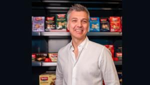 Loacker celebra 100 anni con la piattaforma di comunicazione “La bontà è una scelta ribelle”, eventi e il lancio dello snack Break3. Nuova campagna in arrivo con Dilemma. Budget a +30%