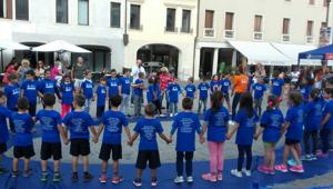 Quindicimila bambini in 120 piazze italiane per l’evento di solidarietà da record di Alleanza, che festeggia 120 anni. Iniziativa realizzata con il supporto di Just People