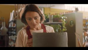 Sulle reti Mediaset il nuovo spot di Fondazione Sacra Famiglia con la regia di Iacopo Carapelli (Filmmaster Productions)