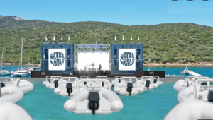 MINI presents Water World Music Festival: pronto al debutto il concerto dal vivo con palco galleggiante sull'acqua della Costa Smeralda organizzato da LBNSK360 e Red Carpet