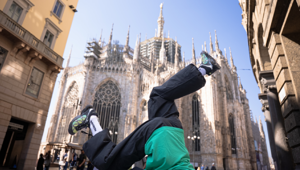 Alla Milano Design Week Salomon trasforma il suo store in Corso Garibaldi in un colorato “Bloom Bar” per presentare le nuove colorazioni delle XT-Whisper
