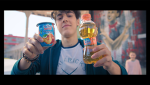 Il rilancio del the freddo del brand Sant’Anna passa da un ricco piano di comunicazione. On air il nuovo spot targato Friends For Fun