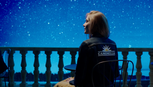 “È sonno a prima vista”: ecco il nuovo spot di Sognid’oro Camomilla con Melatonina. Creatività di Marimo