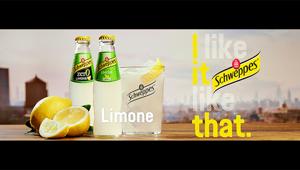 Dal 20 giugno on air la nuova campagna europea di Schweppes “I Like it like that”, ideata da TBWA\Paris