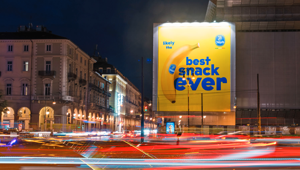 “Likely the Best Snack Ever”: Chiquita dipinge Torino con l’OOH