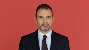 Italiani e l’AI: l’analisi Comscore. Gli utenti mensili superano 16 milioni (+89% Y/Y), ChatGPT domina con 14,7 milioni, Perplexity cresce del 2351%, boom di pagine viste (+193%) e tempo online (+154%) tra giovani e adulti