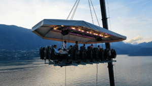 Dinner in the Sky debutta a Roma Dal 21 al 25 ottobre l’esperienza gastronomica sospesa nel cielo. Prima tappa nella Capitale
