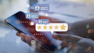 Intelligenza artificiale e acquisti: gli italiani si affidano alle recensioni online. Il 90% le legge e il 78% si lascia influenzare