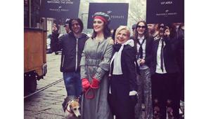 Cinque sfilate in modalità flash mob per gli abiti di Francesca Fossati. Firma SDWWG