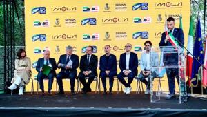 Più di 20.000 persone e diffusione globale per l’evento che ricorda Senna e Ratzenberger. Un grande progetto internazionale realizzato da Free Event, Formula Imola e il Comune di Imola