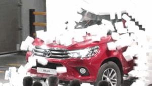 NEWS DALL'ESTERO (Spagna) - The ‘brutal’ reveal of the new Toyota Hilux