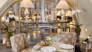 Il 28 marzo Seven Stars Galleria festeggia i suoi primi 10 anni con un grande evento benefico