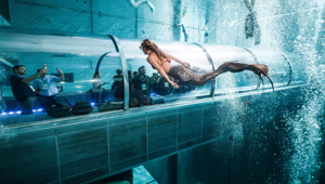 Per il Carnevale le sirene tornano a danzare sott'acqua in Y-40 The Deep Joy, la piscina con acqua termale più profonda del mondo