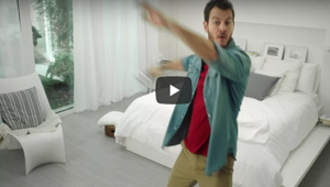 Sky Creative Promotion e M&C Saatchi portano Alessandro Cattelan on air nella nuova campagna dedicata a Sky Q