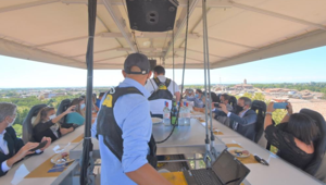 “Dinner in the Sky”: il ristorante tra le nuvole incontra la cucina modenese e fa tappa a Carpi