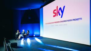 Palinsesti Sky: tra le novità la finale di X Factor in piazza a Napoli, la Champions su TV8 e le serie "Rosa elettrica" e "Ligas". Ripartono Masterchef e Pechino Express