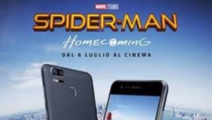 HDRA regala a Spiderman il nuovo Asus Zenfone Zoom S per farsi i selfie