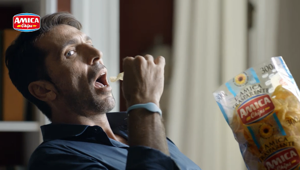 Amica Chips e Max Information celebrano l’amicizia con Amica Trasparente e Gigi Buffon